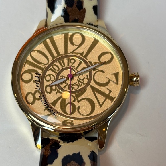 Betsey Johnson XOXO Leopard Print Watch - Picture 1 of 6